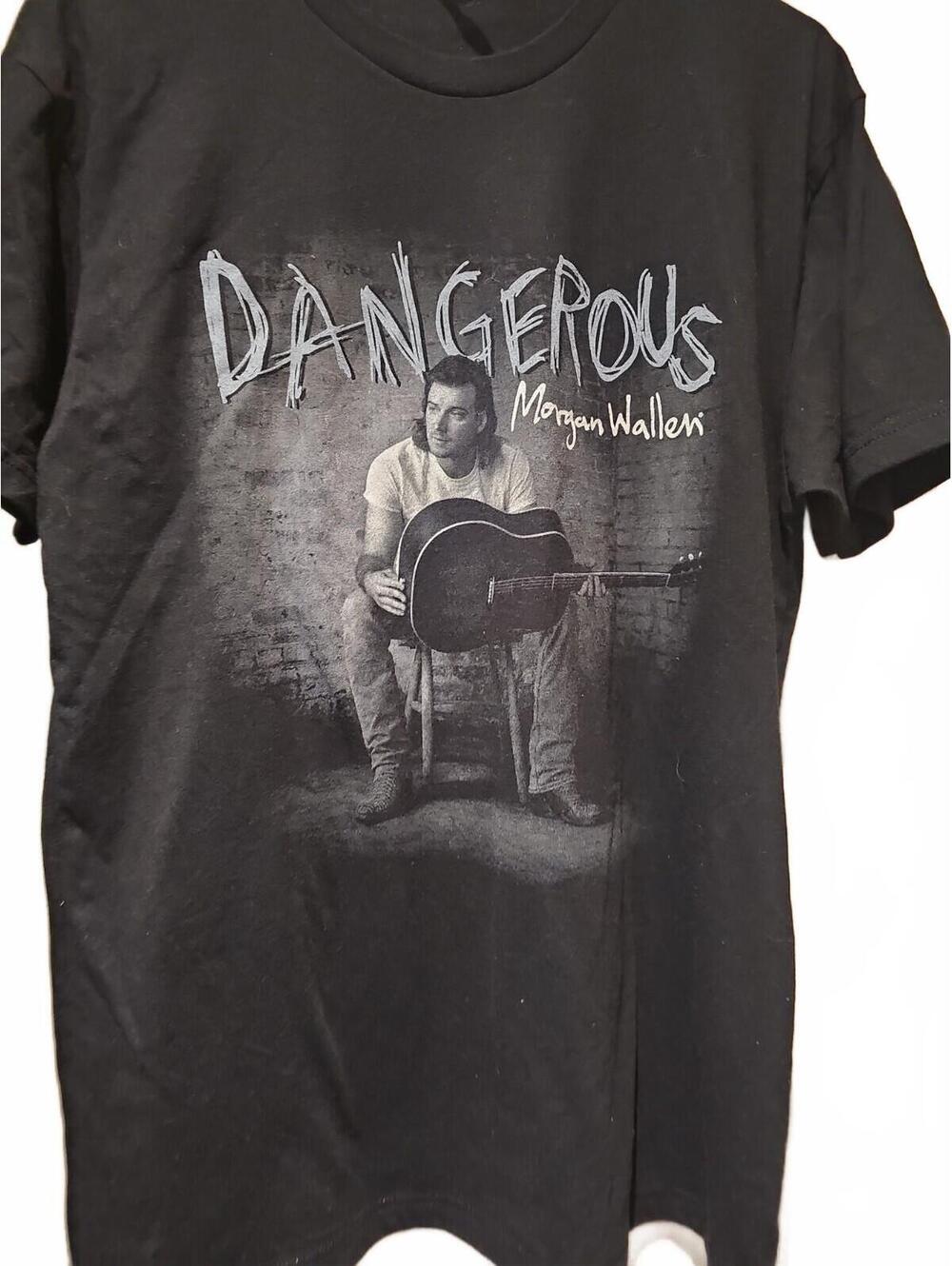 Morgan Wallen T-Shirt Men’s Medium Black Dangerous Concert Tour Short Sleeve Tee